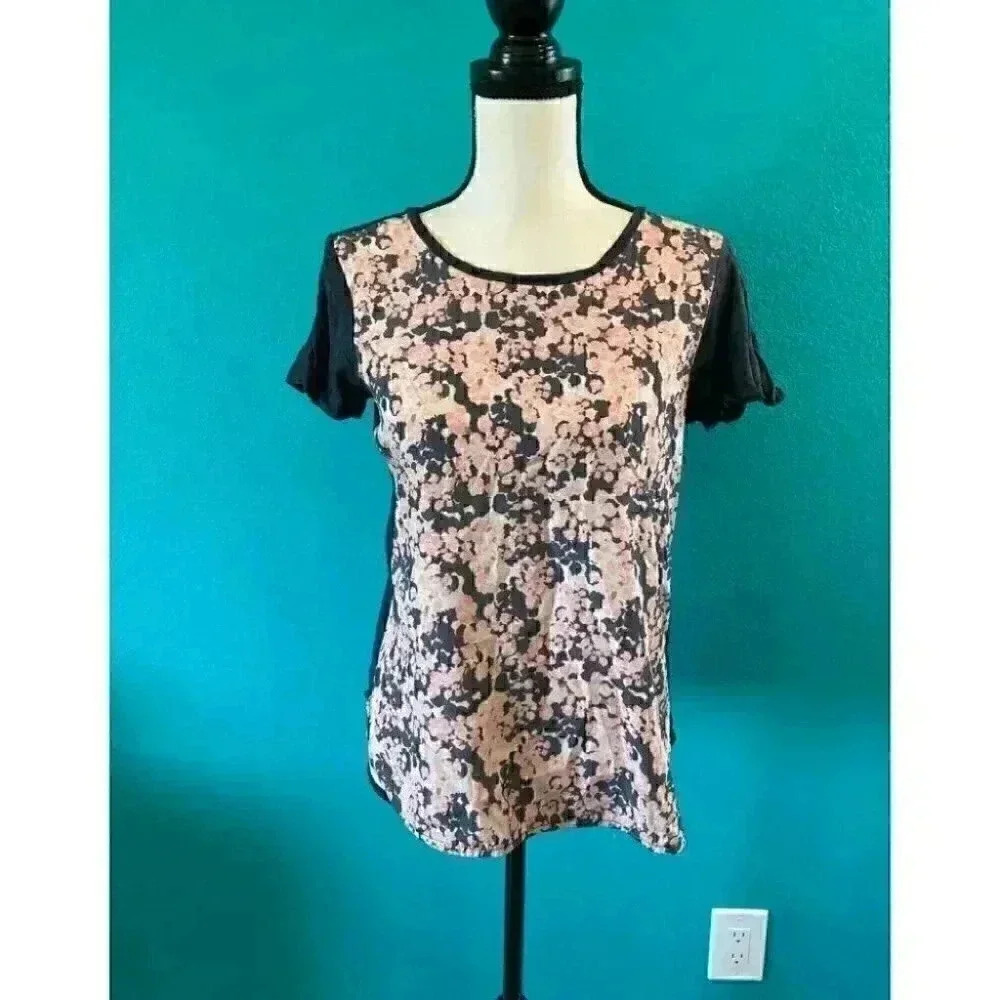 ⭐️ J crew tee shirt in size xs